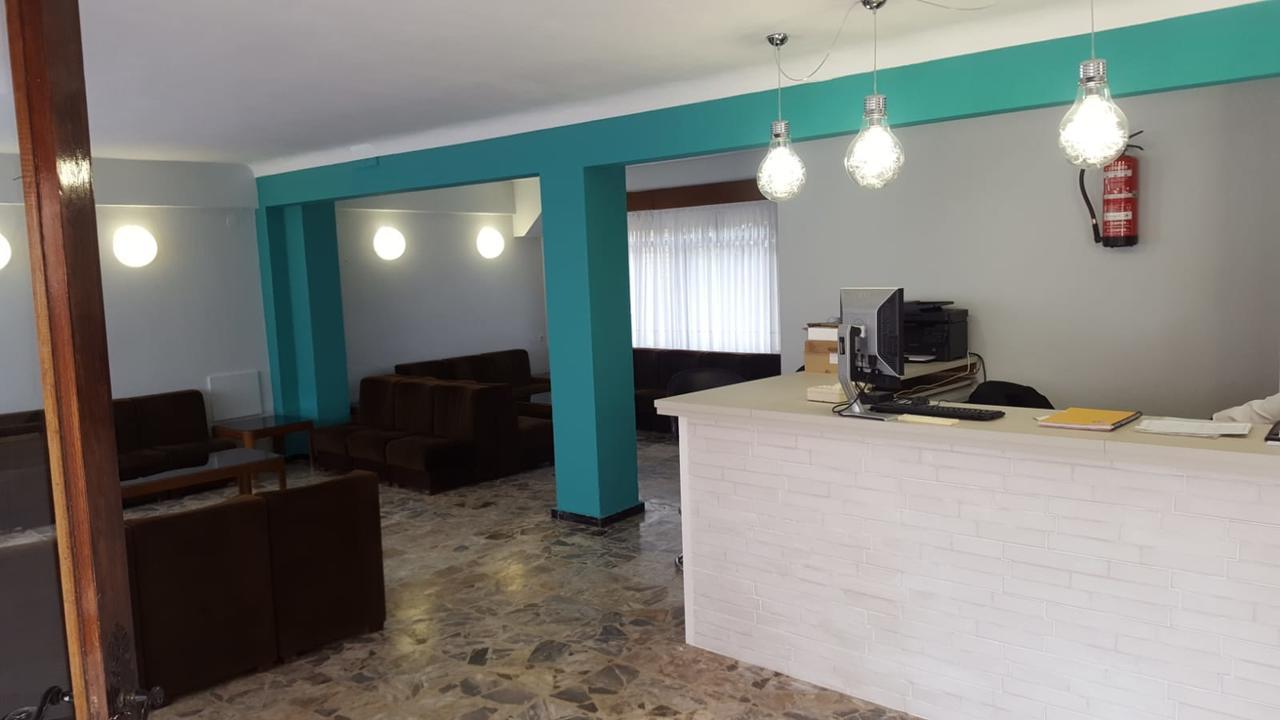 Hostal Rosi Laredo Exterior photo